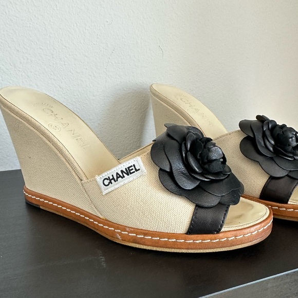 ❌SOLD❌ CHANEL Camellia Flower Canvas Wedges - Picture 2 of 7